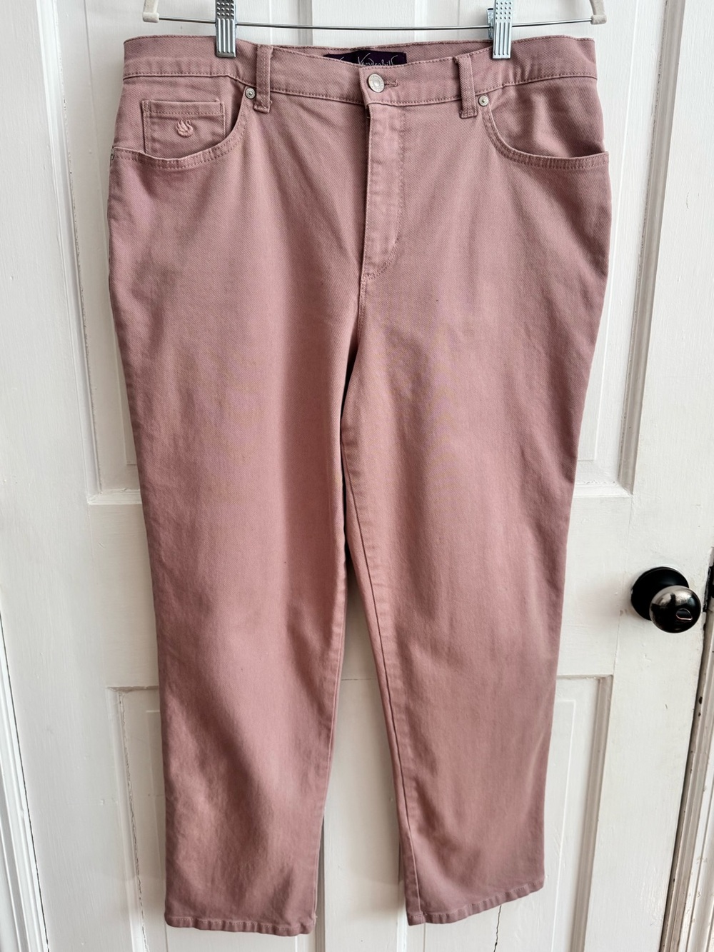 Gloria Vanderbilt Amanda Straight-Leg Jeans in Blush Mauve Pink